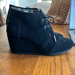 Toms Black Suede Women's Wedge Boots